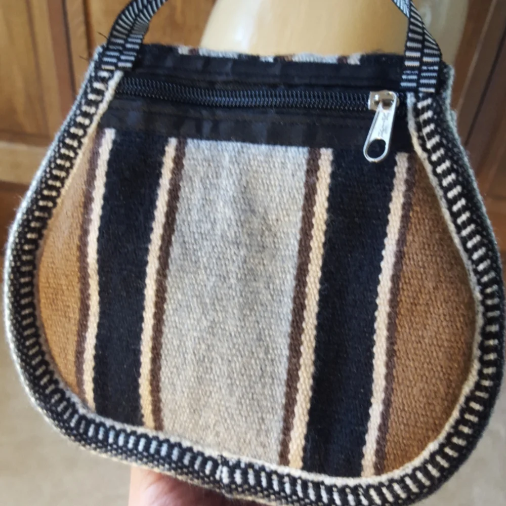Peruvian NWOT Alpaca Wool Artesian Crossbody Bag.